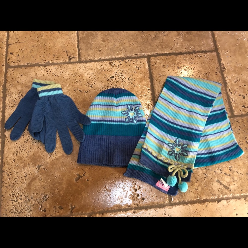 Girls beanie, gloves, scarf set